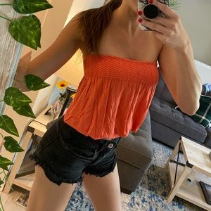 Strapless summer top.